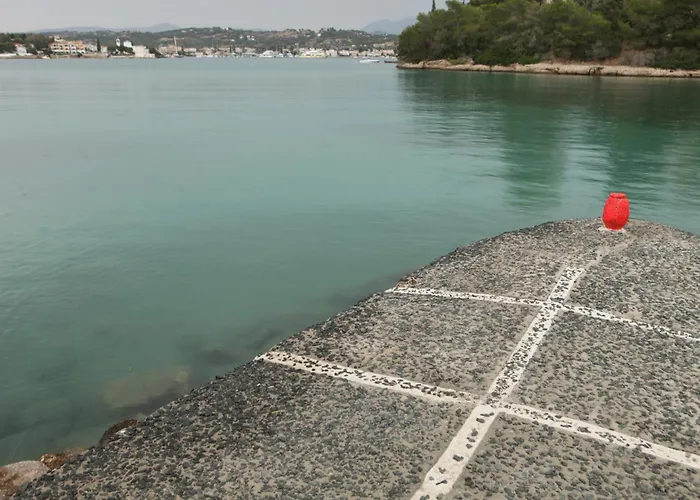 Vakantiehuis The Molos House *